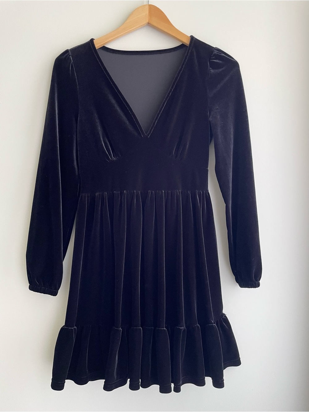 Velvet V-Neck Whimsigoth Long Sleeve Mini Dress - Black